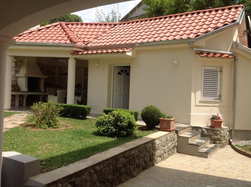 Apartments Villa Majda Матульи Экстерьер фото