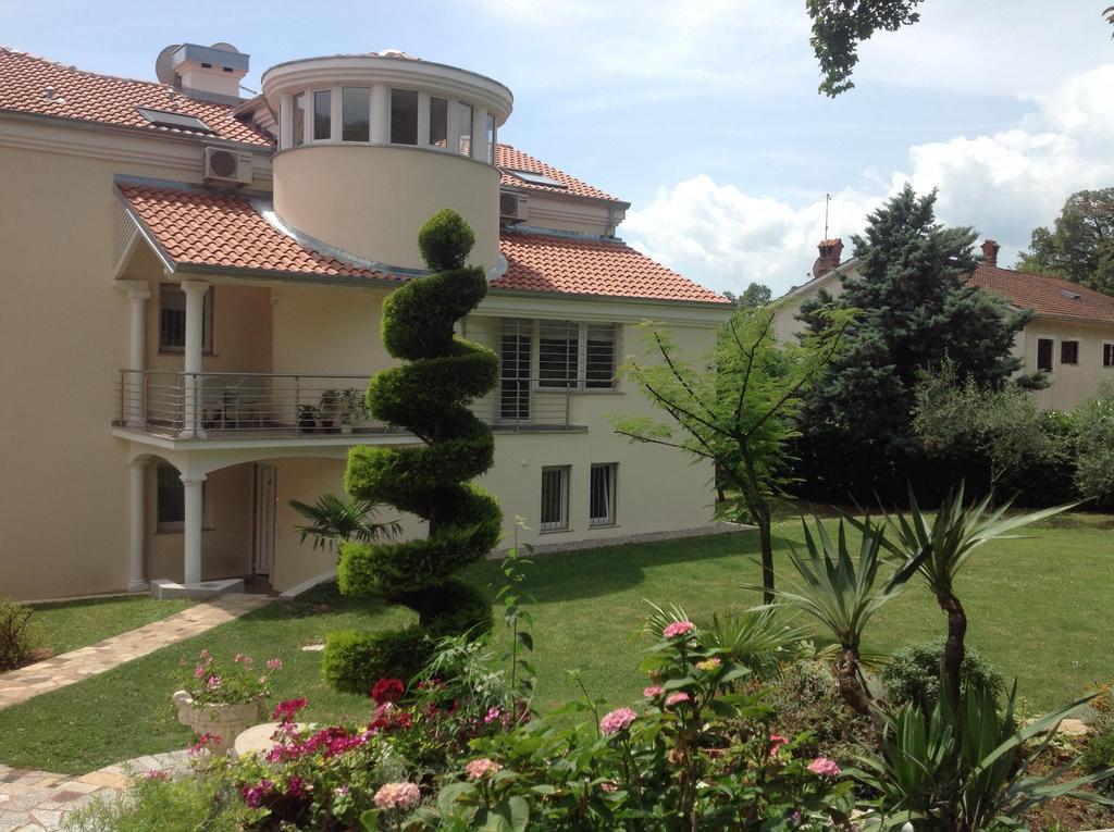 Apartments Villa Majda Матульи Экстерьер фото