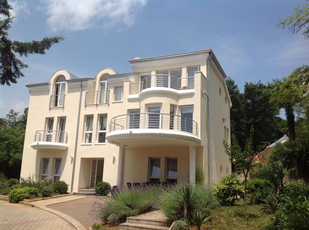 Apartments Villa Majda Матульи Экстерьер фото