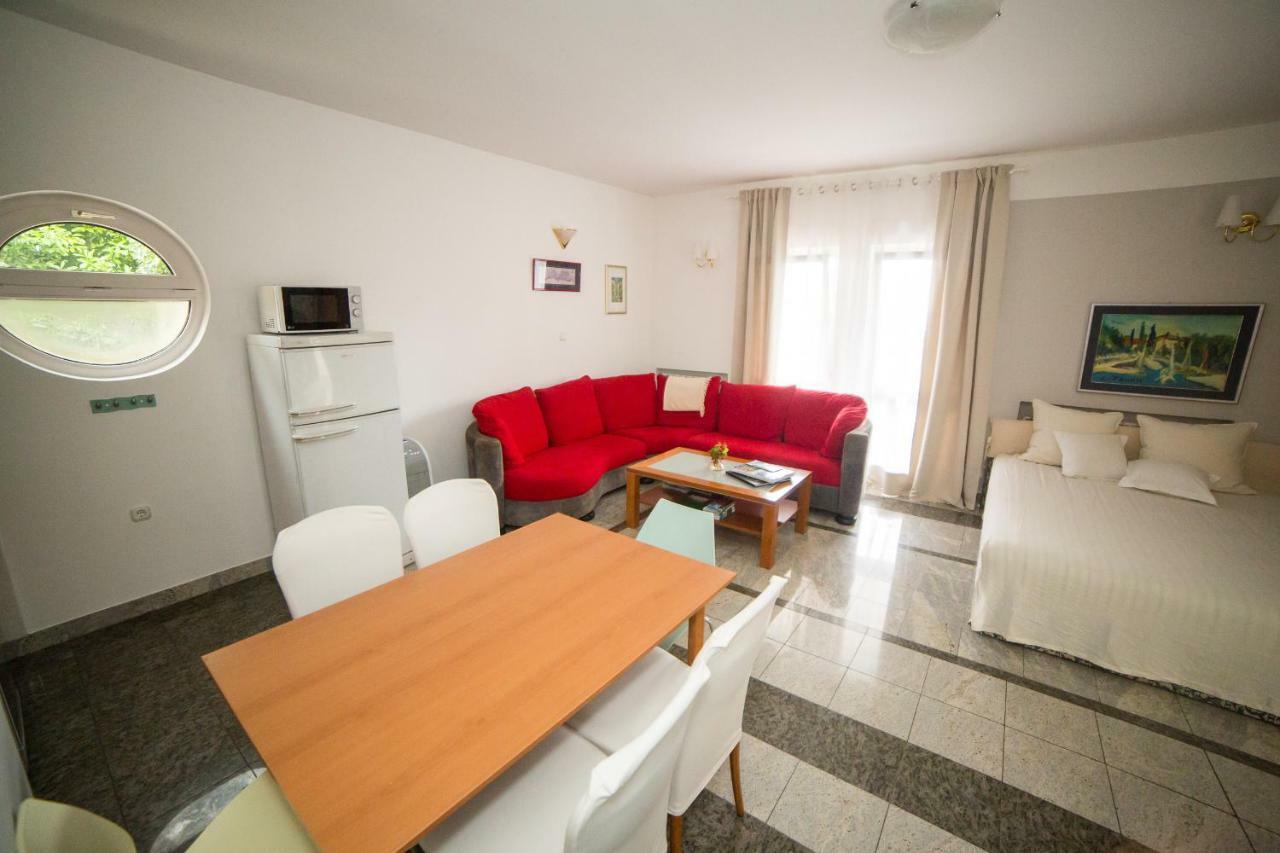 Apartments Villa Majda Матульи Экстерьер фото