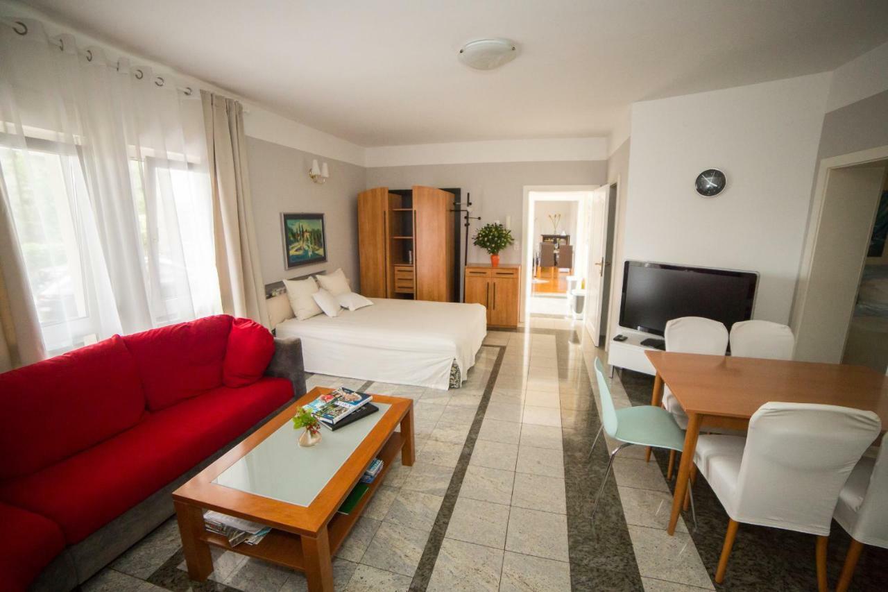 Apartments Villa Majda Матульи Экстерьер фото